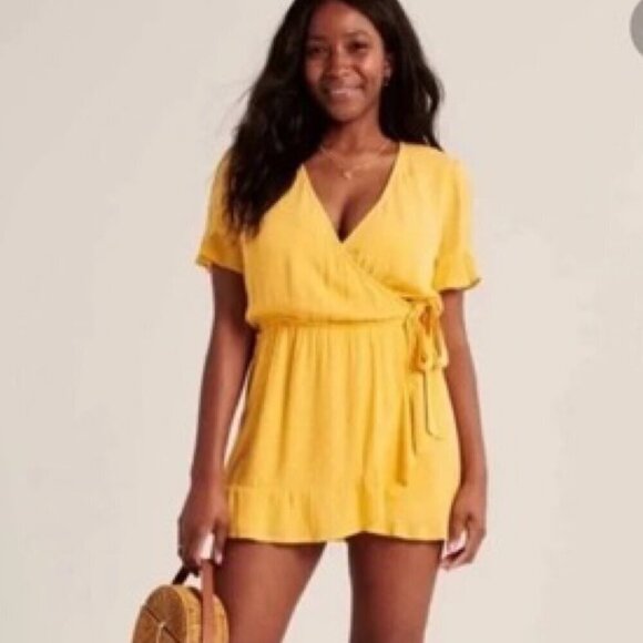 NWT Abercrombie & Fitch Yellow Polka Dot Printed Faux Wrap Romper - Picture 6 of 6